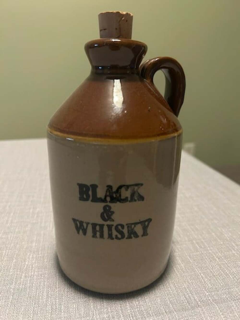 Pottery Jug BLACK AND WHISKY JUG FLAGON STONEWARE COLLECTIBLE 8" England EUC
